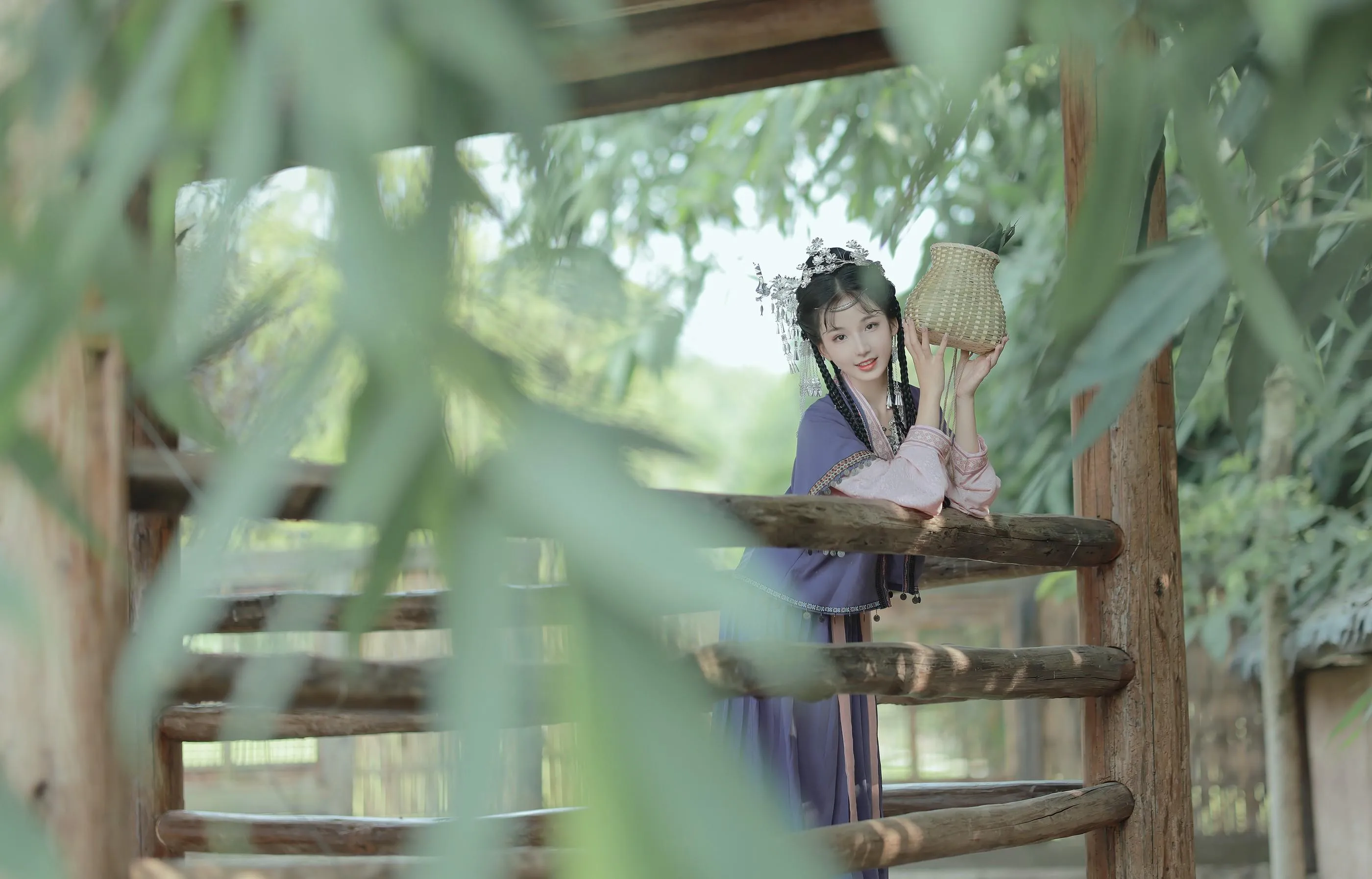 [YITUYU艺图语]2022.09.14 苗疆少女 卷卷 [22P]插图3